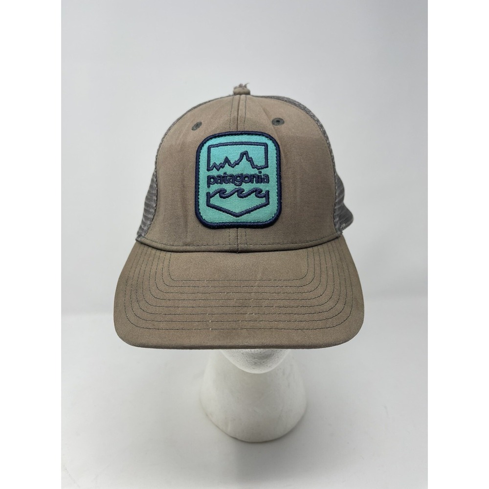 Distressed Patagonia Badge Patch Beige Snap Back Trucker Hat Cap Mesh Hiking